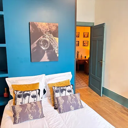 Signature Art Deco Apartment *